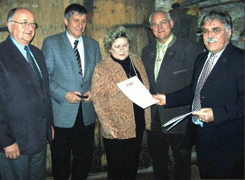 Im Mittelpunkt des offiziellen Teils stand auch 2004 die Ehrung langjähriger Mitglieder.