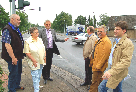 Ortstermin im Kreuzungsbereich: Eine Neuordnung der Kreuzung Oldenburger Straße / Farwickerstraße steht auf der Agenda der CDU Quakenbrück.