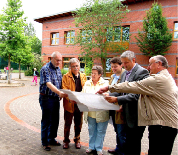 Der Bau der Sporthalle an der Grundschule Neustadt in Quakenbr�ck steht fest auf der Agenda der CDU f�r die n�chste Amtszeit. Dies machten Vertreter des Stadtverbandes im Rahmen eines Ortstermines deutlich.